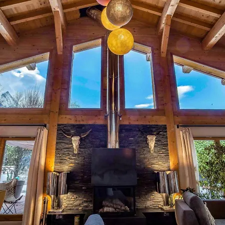 With Garden Close To The Slopes *