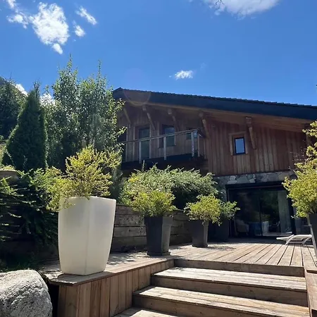 With Garden Close To The Slopes *